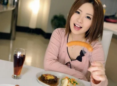 Chàng trai sau bữa tối thì chịch em
